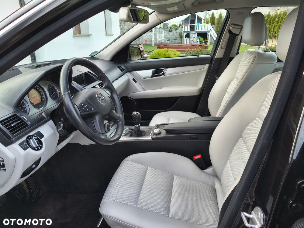 Mercedes-Benz Klasa C 180 Kompressor BlueEFFICIENCY Avantgarde - 18