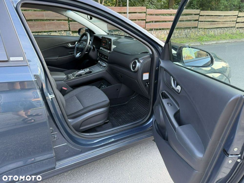 Hyundai Kona 49kWh Executive Plus - 14