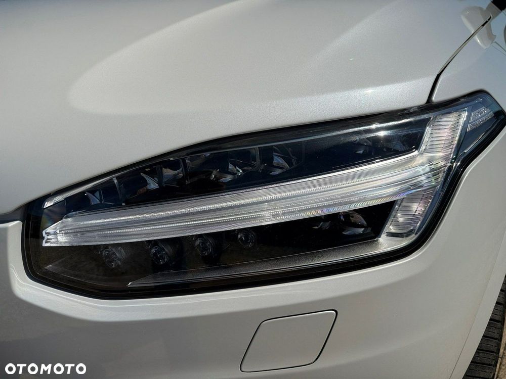 Volvo XC 90 - 9
