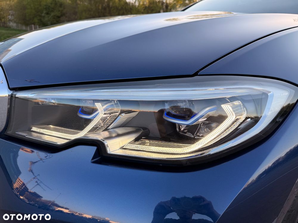 BMW Seria 3 330i xDrive Sport Line - 9