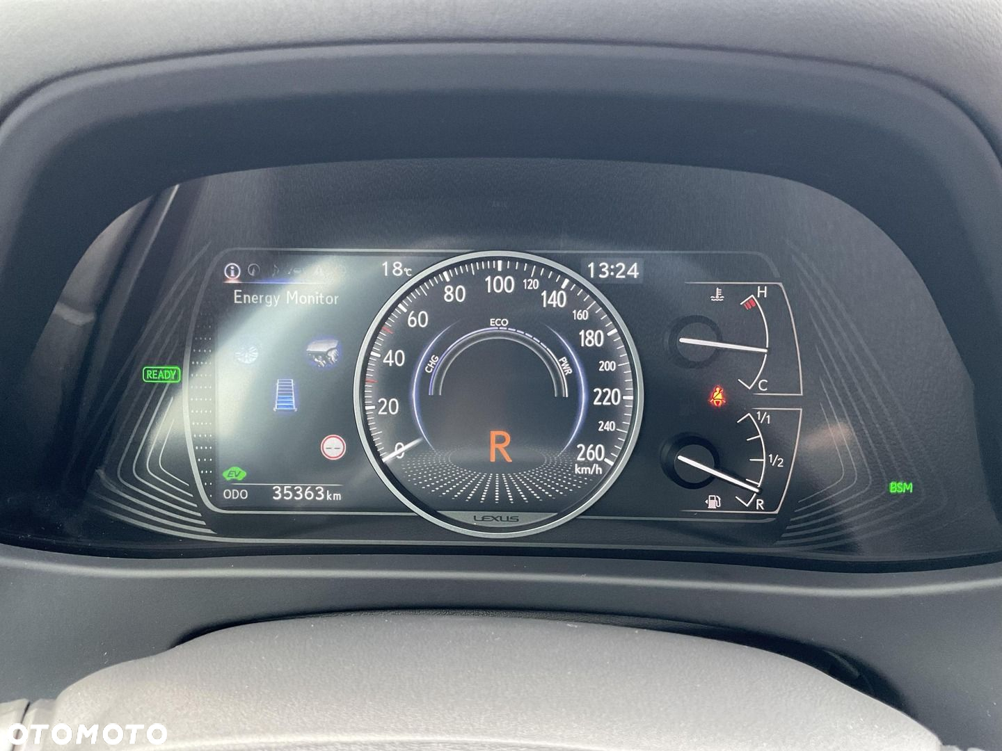 Lexus UX - 31