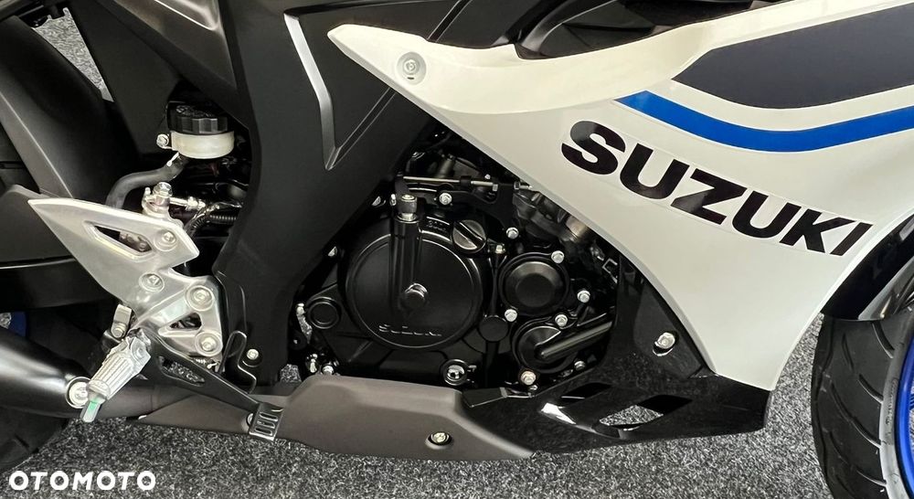 Suzuki GSX-R - 11