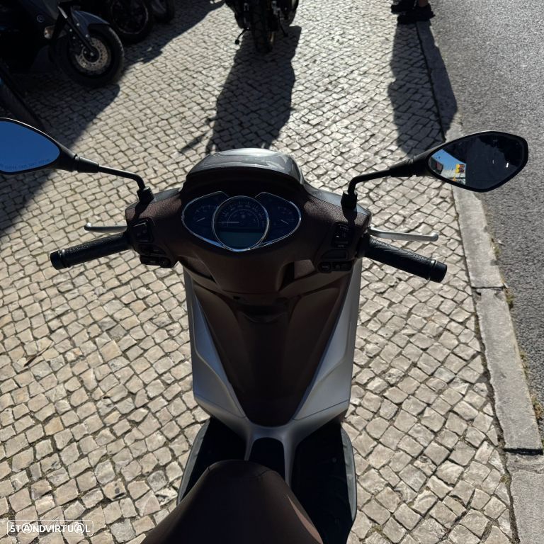 Piaggio Medley 125 - 14