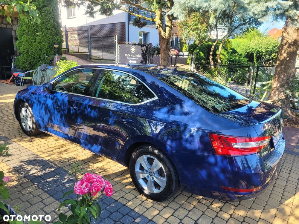 Skoda Superb 2.0 TDI Ambition DSG - 4