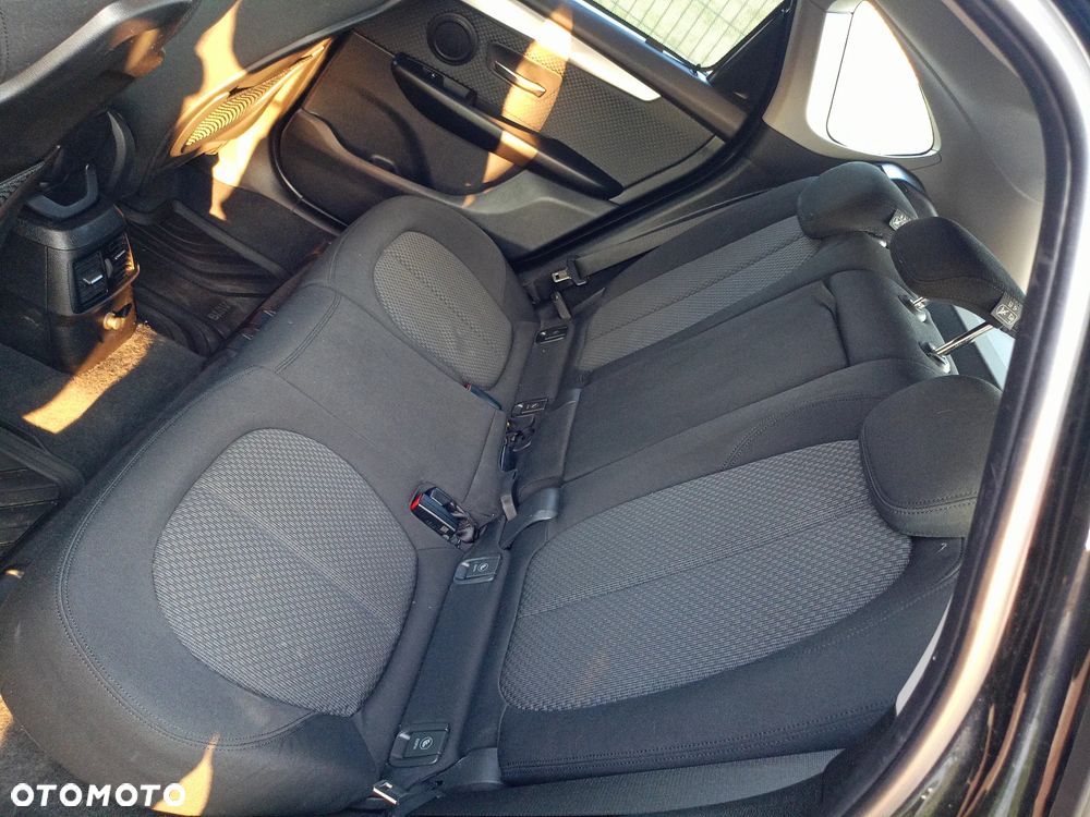 BMW Seria 2 218i - 24
