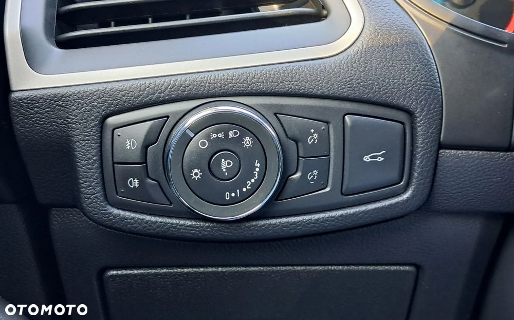 Ford S-Max - 29