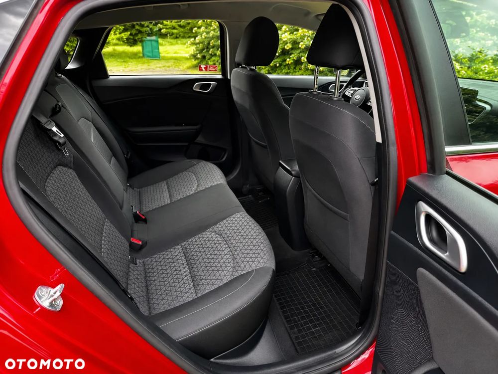 Kia Ceed - 9