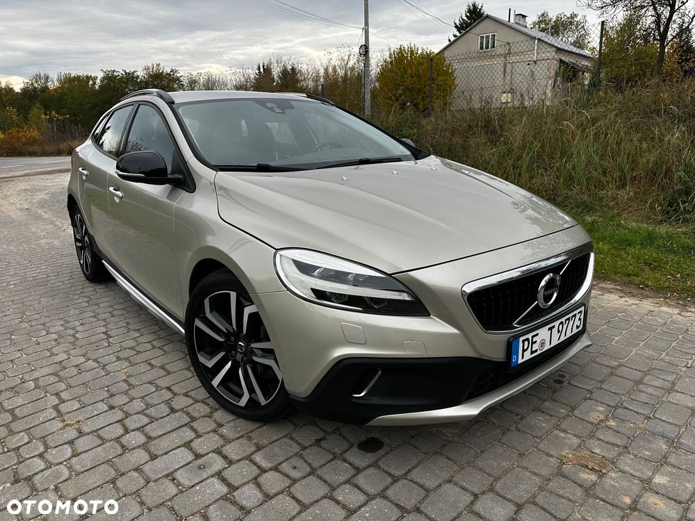 Volvo V40 2018 photo 2