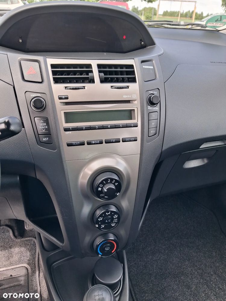 Toyota Yaris 1.0 VVT-i - 16