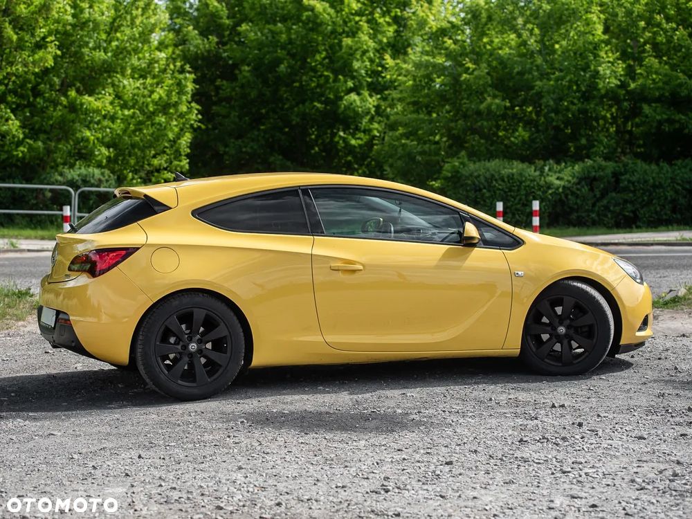 Opel Astra 1.6 T Cosmo - 14