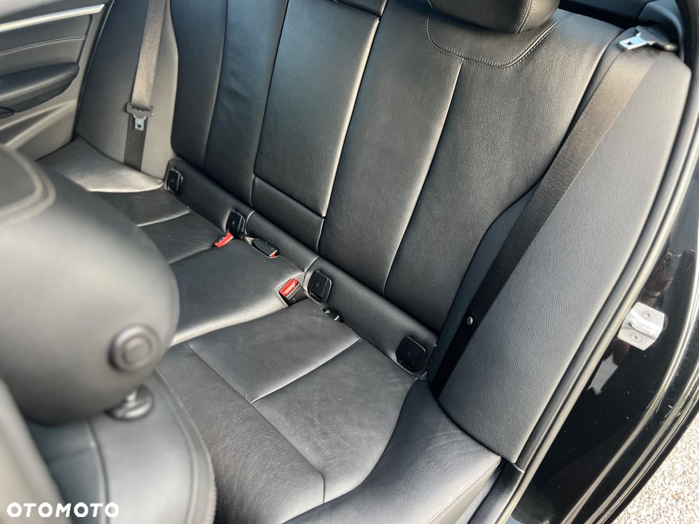 BMW Seria 3 330i xDrive Edition M Sport Shadow - 27