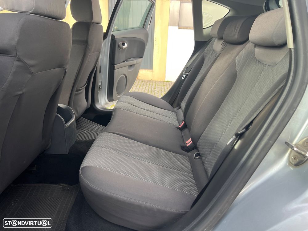 SEAT Leon 1.4 16V Reference - 8