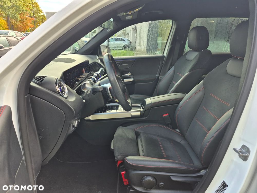 Mercedes-Benz GLB 200 AMG Line 7G-DCT - 17