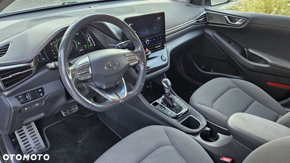 Hyundai IONIQ - 4