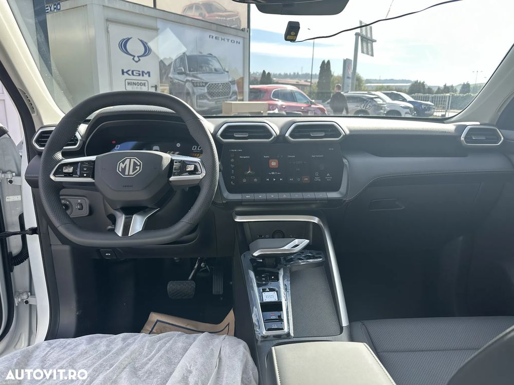 MG ZS HEV Hybrid+ Luxury - 14