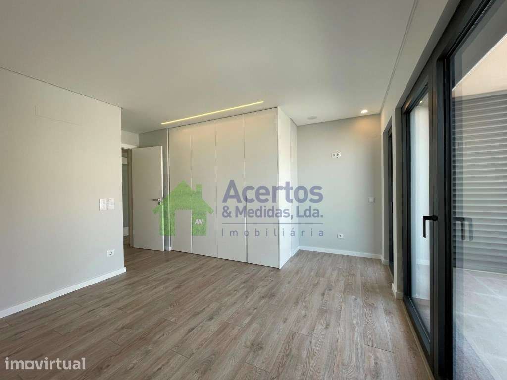 APARTAMENTO T2 | PRAIA DA AREIA BRANCA - Grande imagem: 2/10