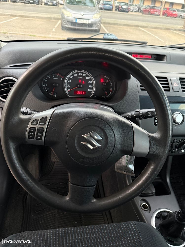Suzuki Swift 1.3 16V GLX - 8