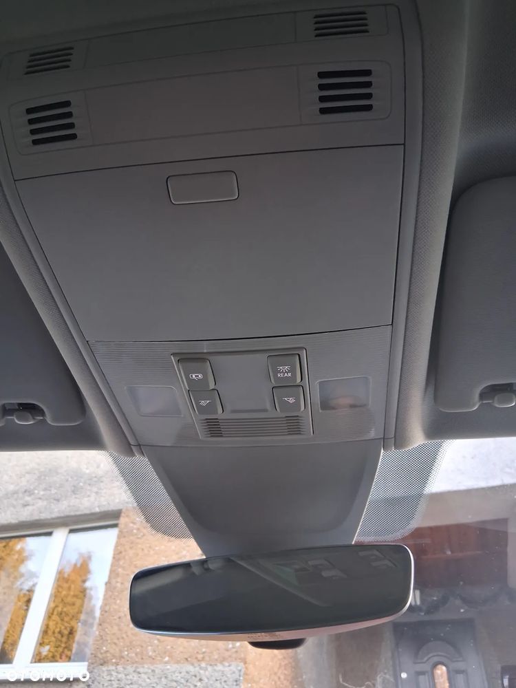 Volkswagen Tiguan - 23