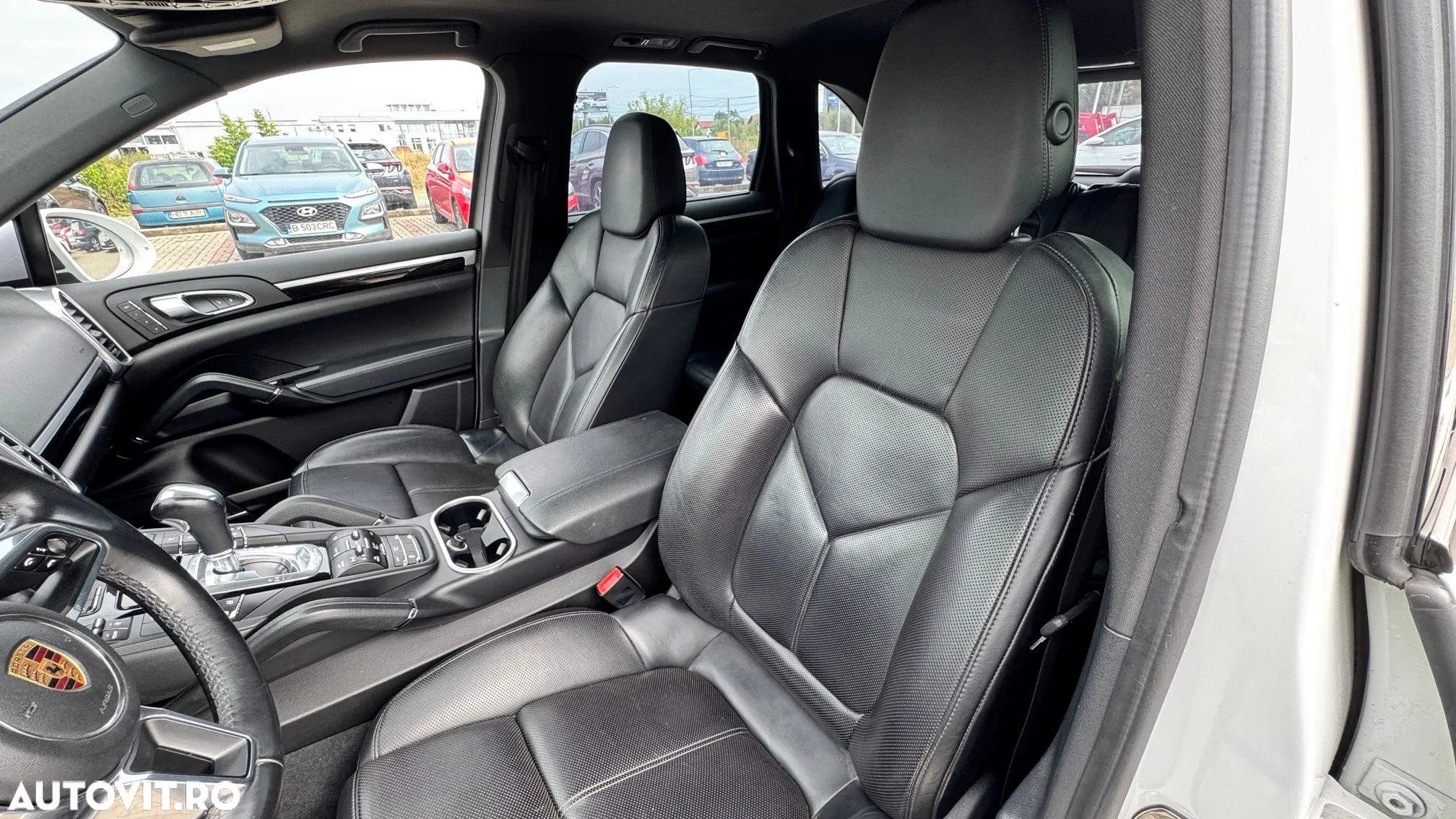Porsche Cayenne 3.0 L V6 - 12