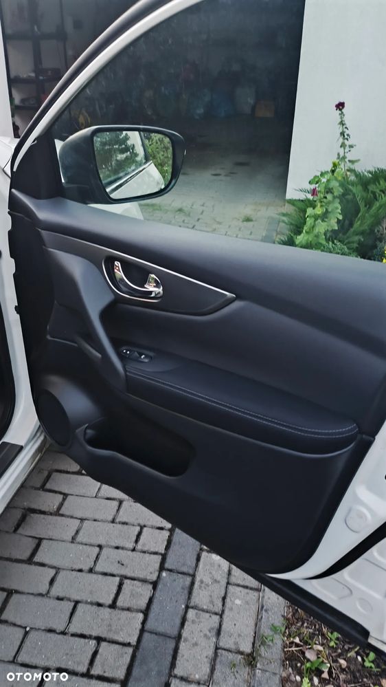 Nissan Qashqai 1.2 DIG-T N-Connecta EU6 - 9