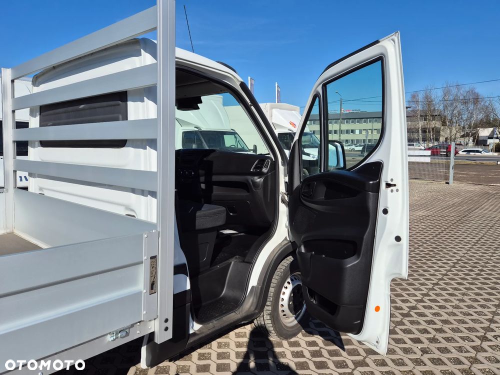 Iveco Daily 35S16, skrzynia 4,40 x 2,30m, klimatyzacja, nowa zabudowa - 14