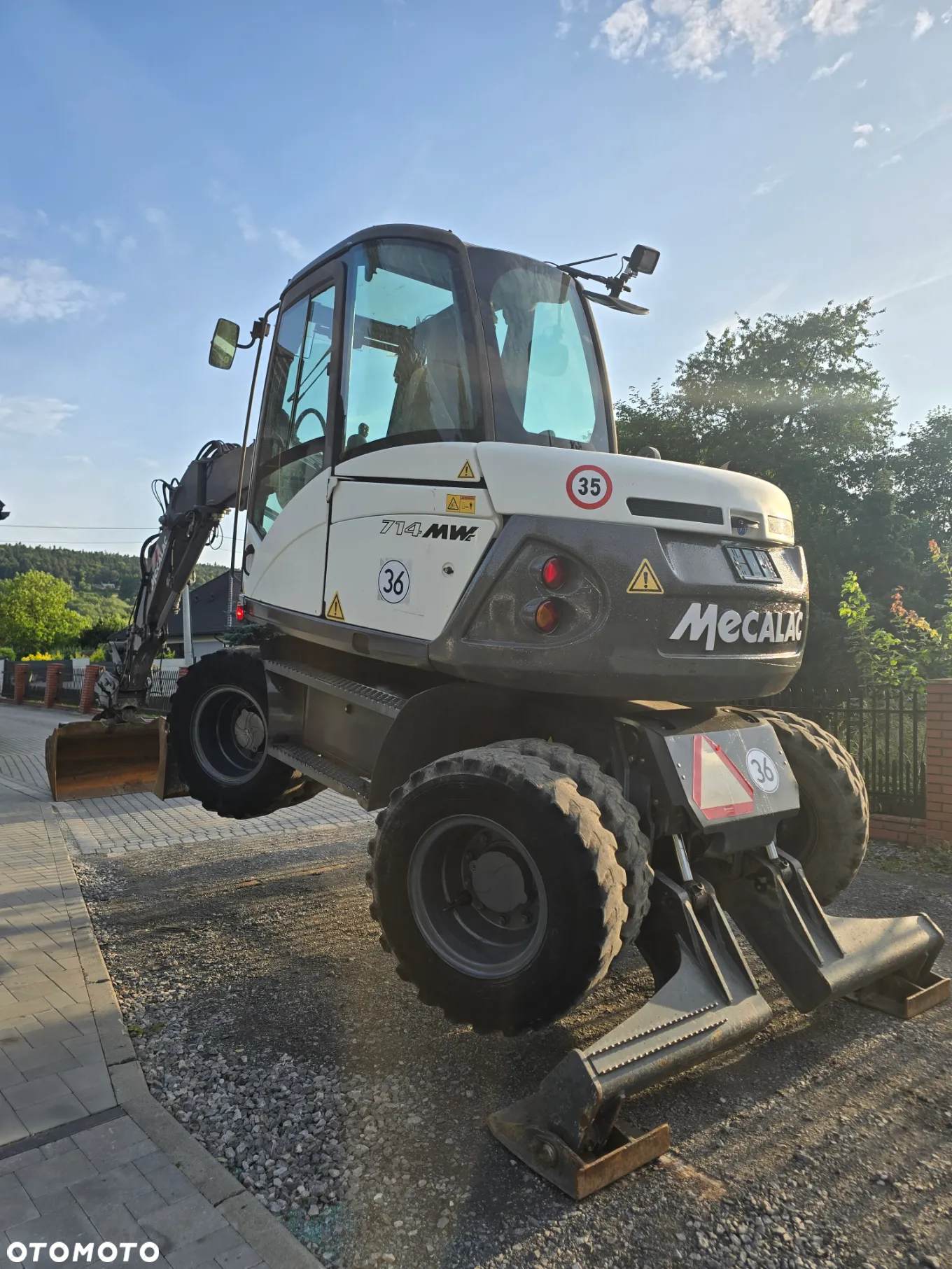 Mecalac 714MWe - 16