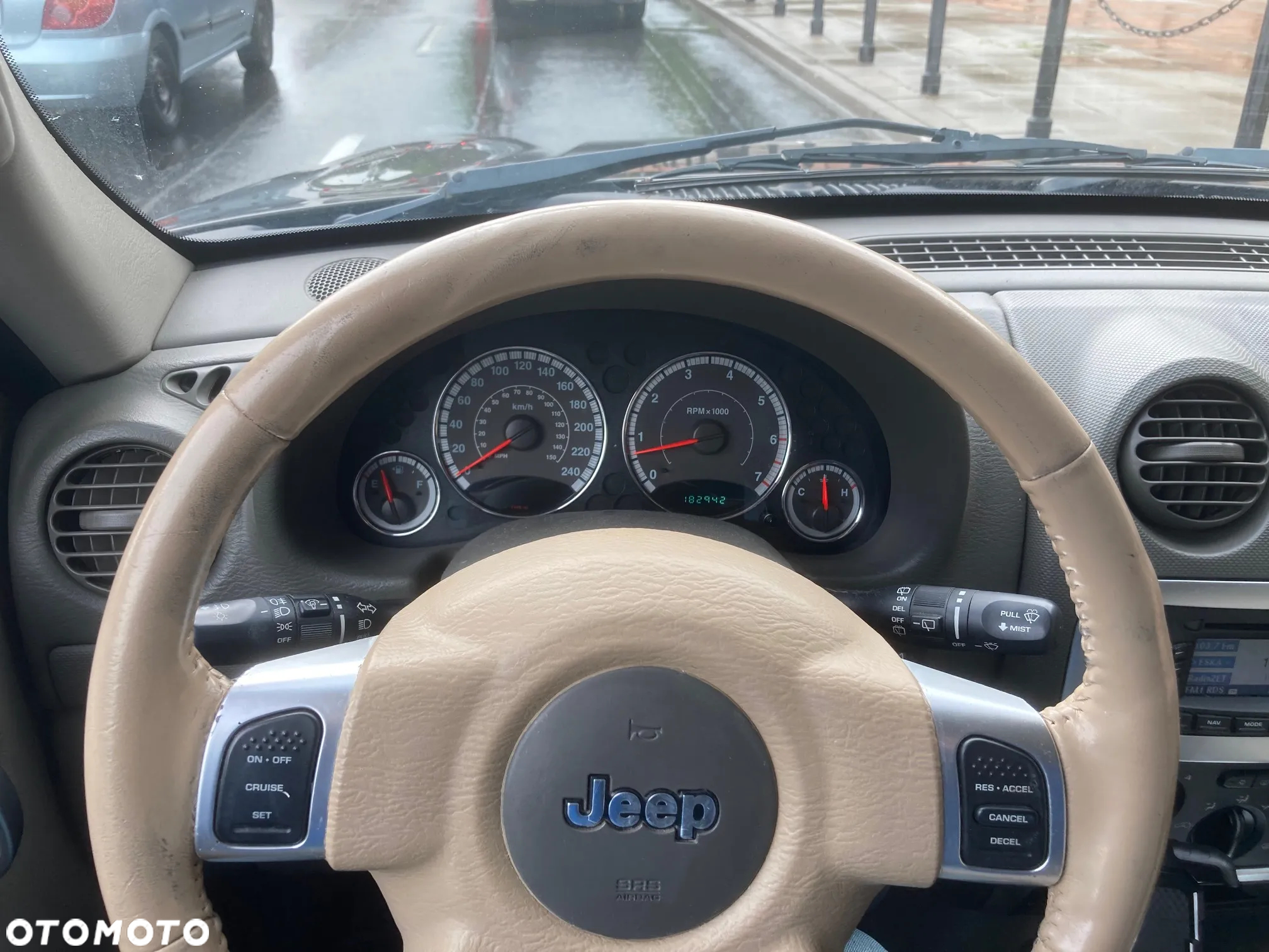 Jeep Cherokee 3.7L Limited - 6