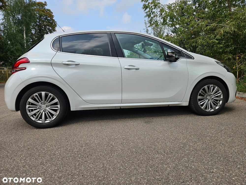 Peugeot 208 1.2 PureTech Allure S&S EAT6 - 7