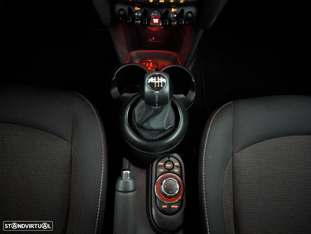 MINI 5 Portas Cooper Camden Edition - 4