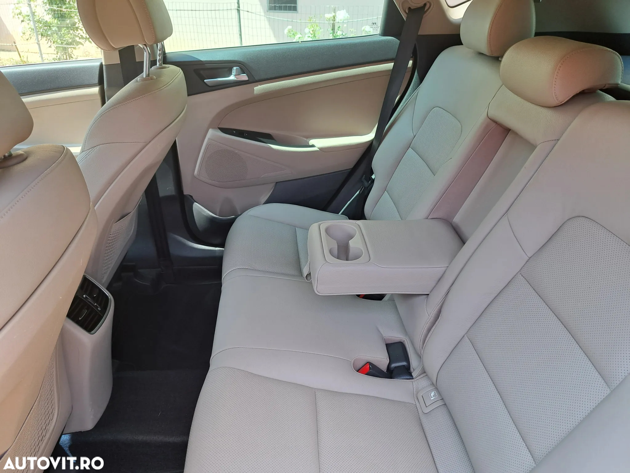 Hyundai Tucson 2.0 CRDI 4WD 6AT Luxury+ - 2