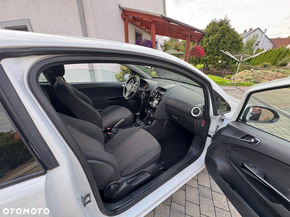 Opel Corsa 1.4 16V Sport - 12