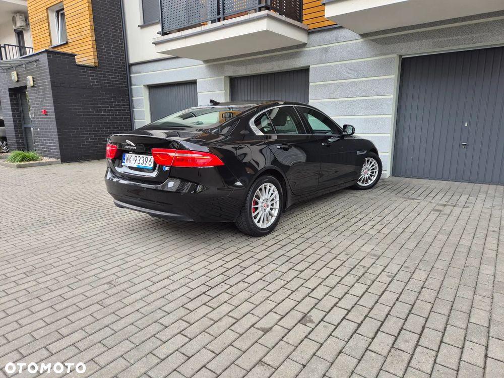 Jaguar XE 2.0 D Pure - 5