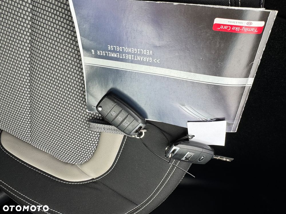 Kia Ceed 1.4 CVVT ISG Dream Team Edition - 25