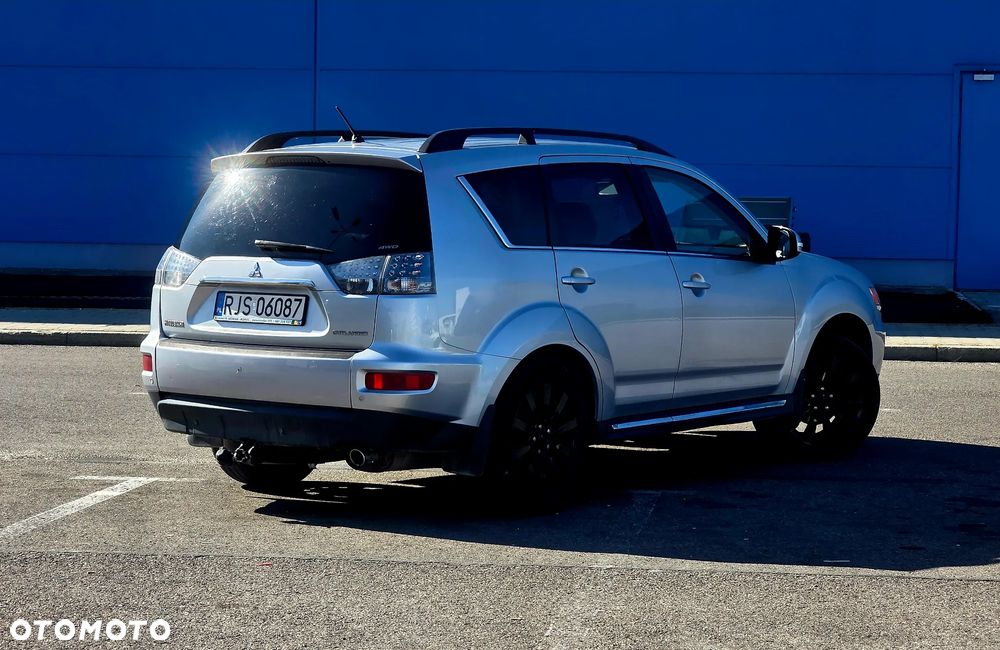 Mitsubishi Outlander - 5