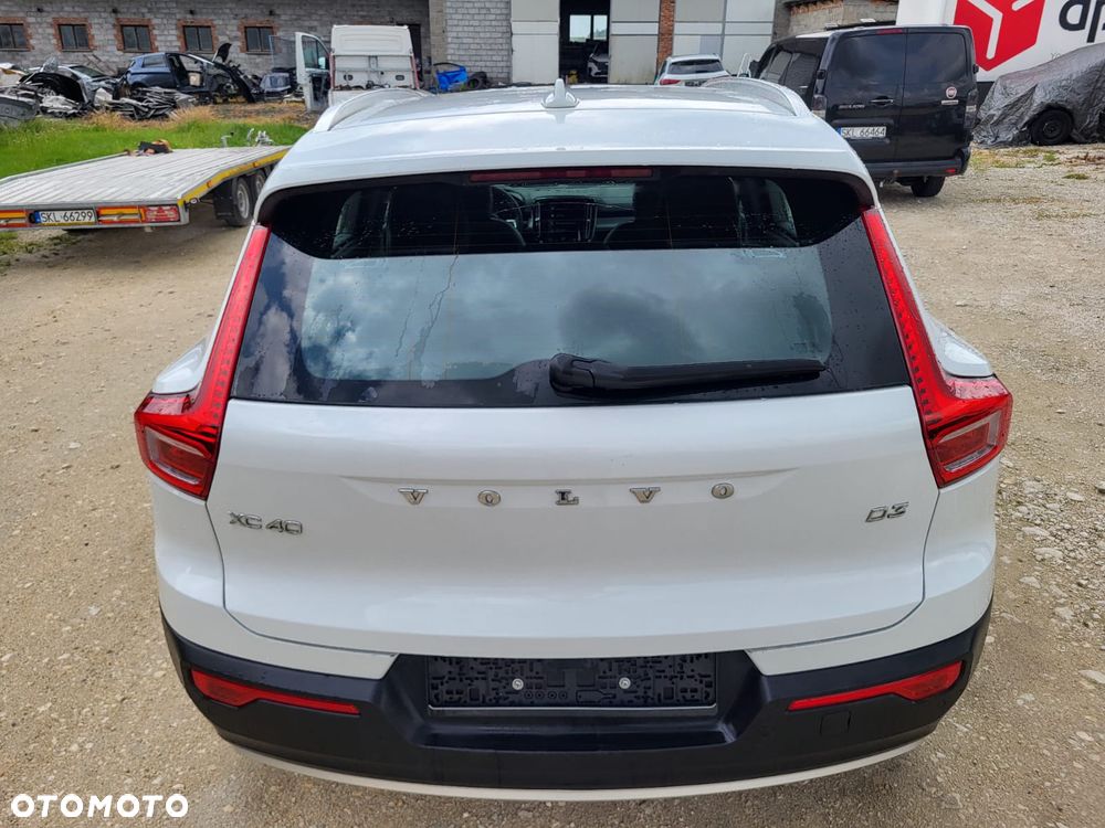 Volvo XC 40 D3 SCR Momentum - 8