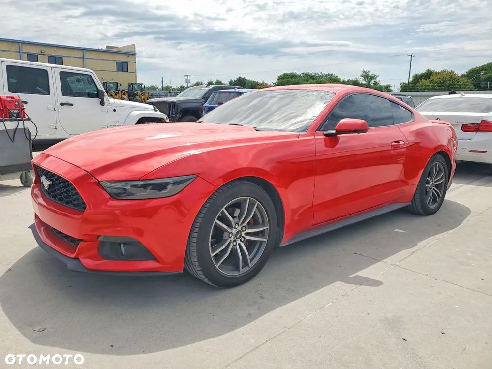 Ford Mustang - 1
