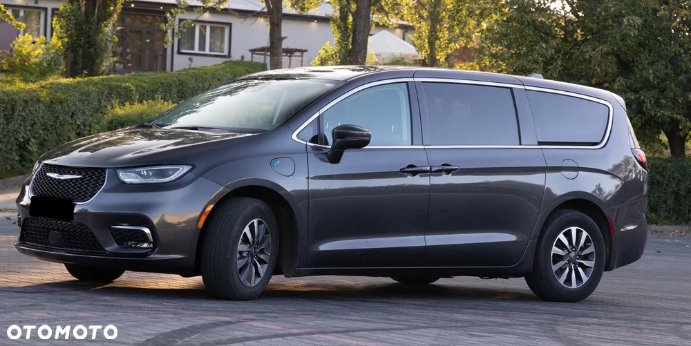 Chrysler Pacifica - 5