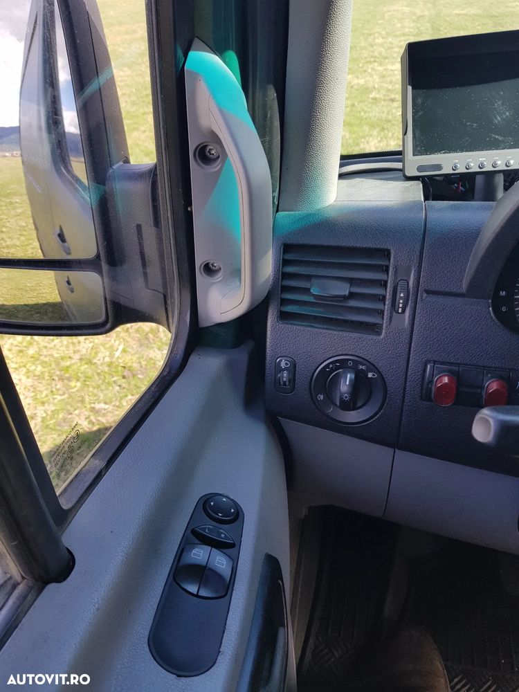 Mercedes-Benz Sprinter - 11
