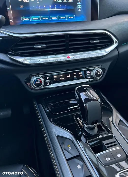 Bestune T77 1.5T Business DCT - 8