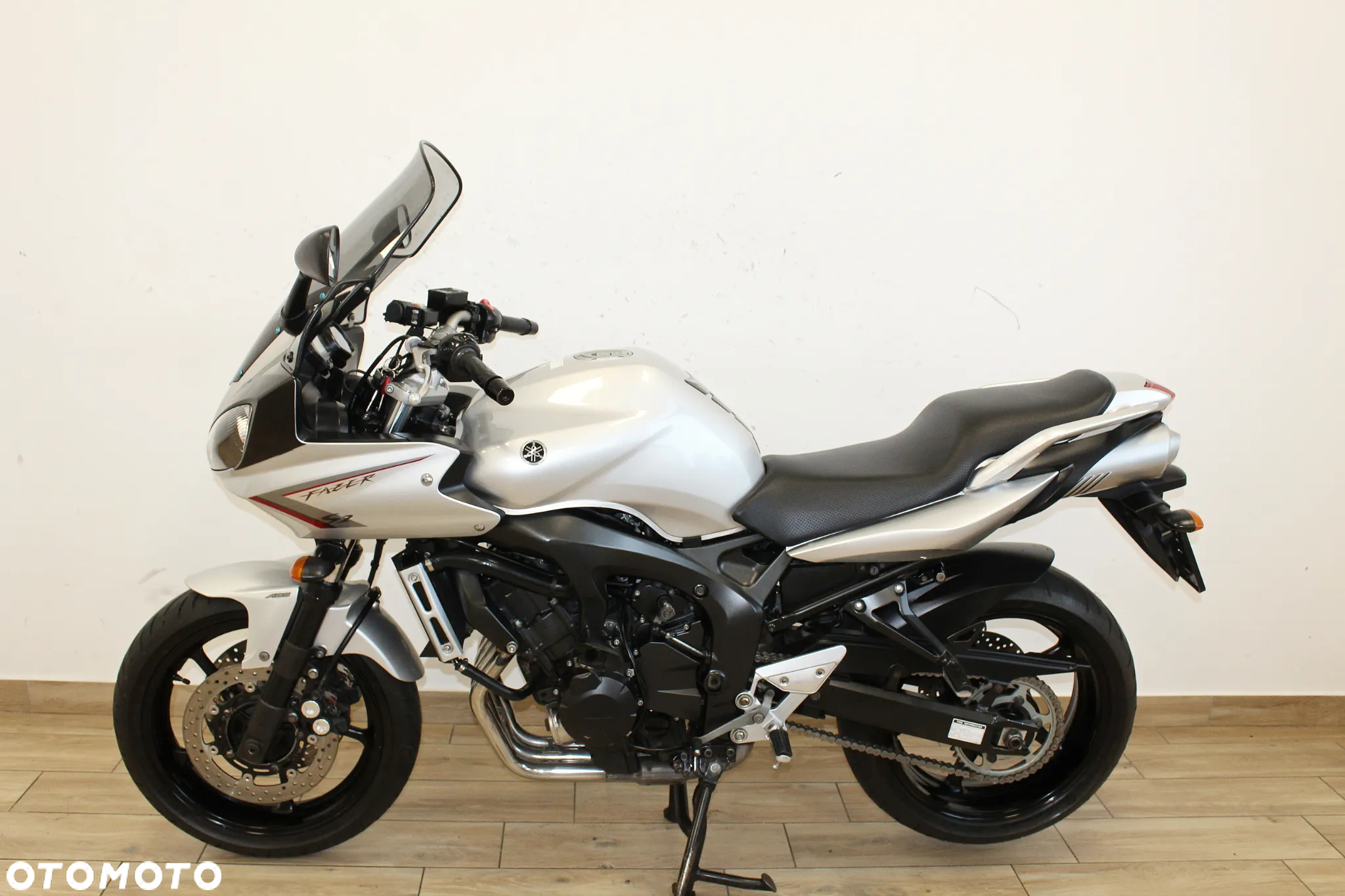 Yamaha FZ - 4