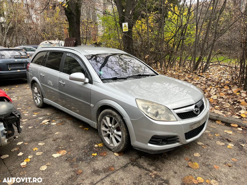 Dezmembrez Opel Vectra C facelift break gri argintiu 1,9 diesel 120CP gri argintiu piele