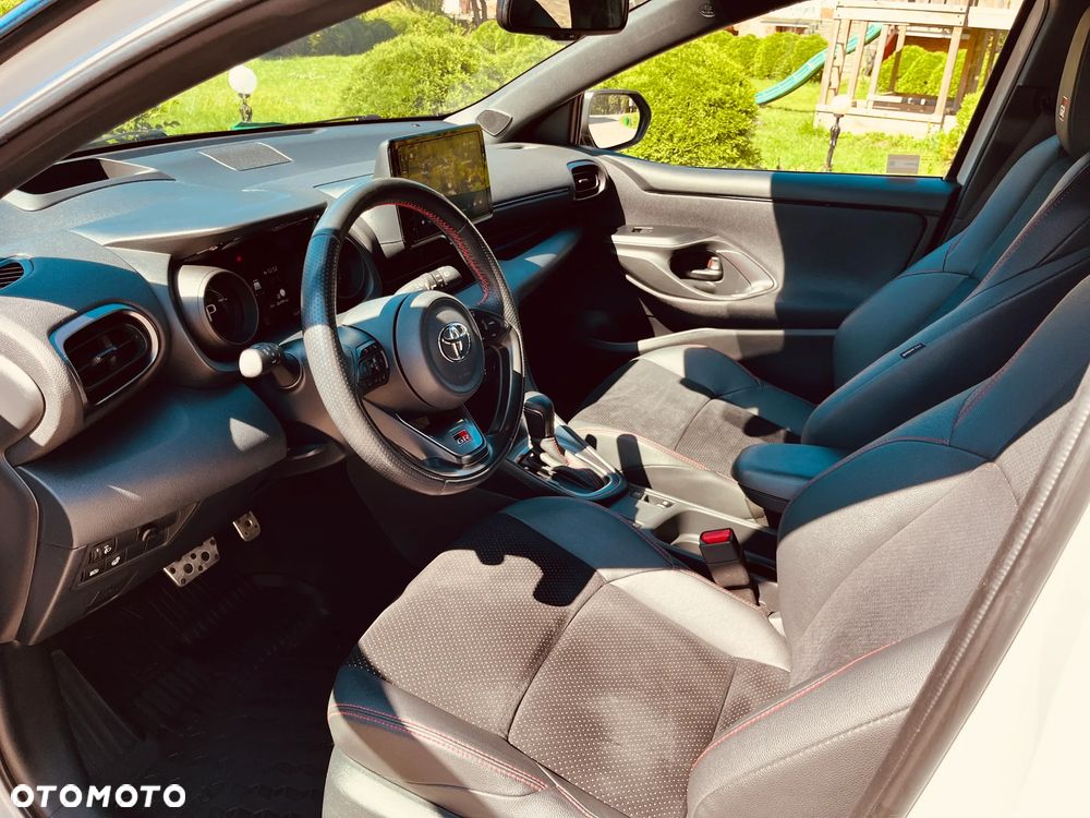 Toyota Yaris 1.5 VVT-i GR SPORT - 8