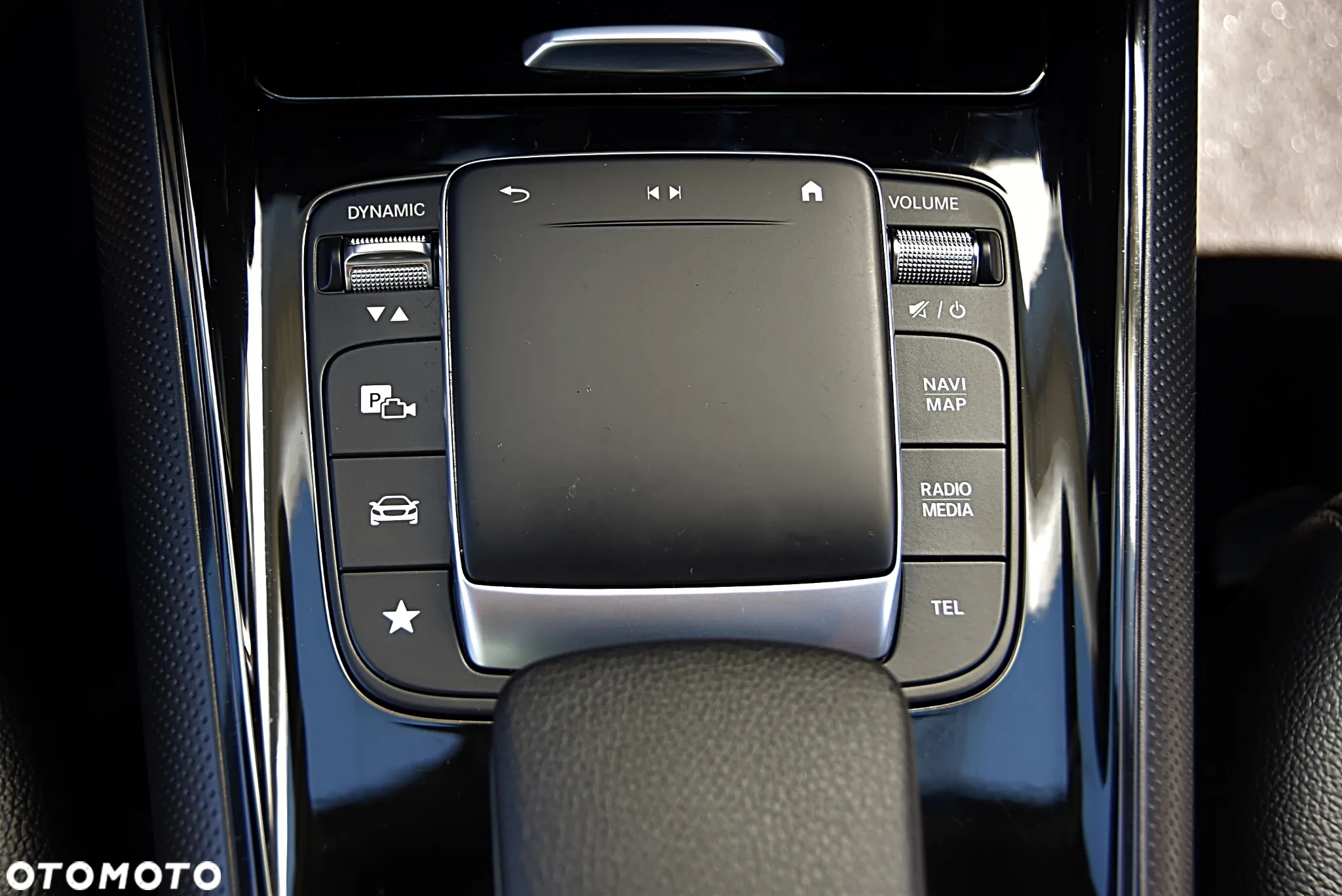 Mercedes-Benz GLB 200 7G-DCT - 30