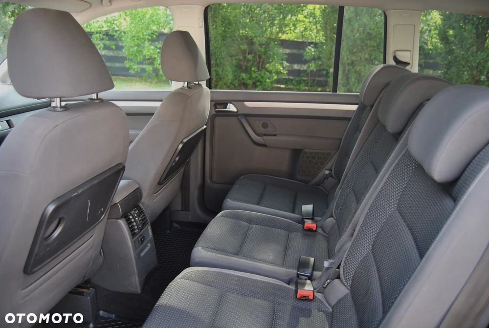 Volkswagen Touran - 6