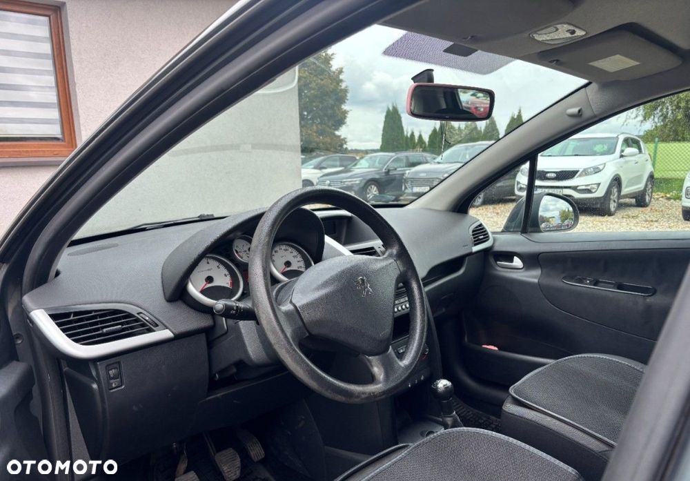 Peugeot 207 - 13