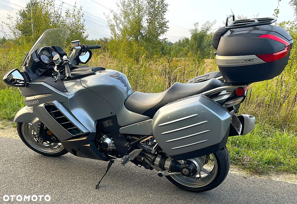 Kawasaki GTR - 3