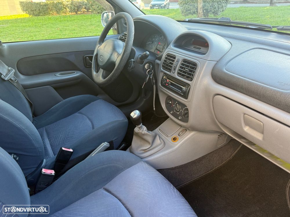 Renault Clio 1.2 RXE - 7