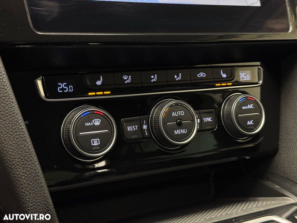 Volkswagen Passat - 16