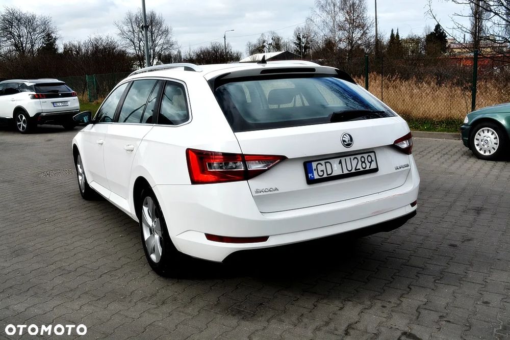 Skoda Superb 2.0 TDI DSG Active - 14