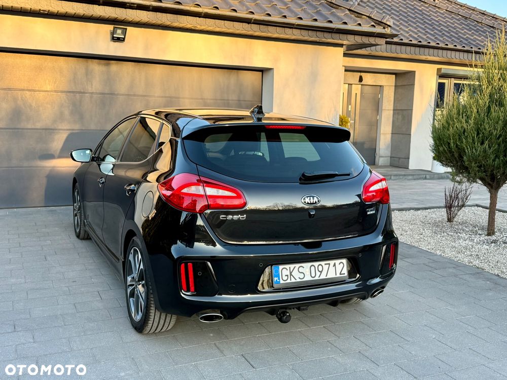 Kia Ceed 1.6 CRDi 136 ISG GT Line - 24